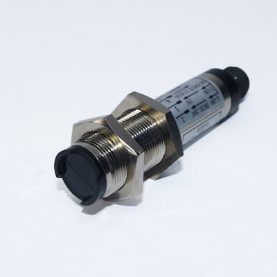 SICK VT180-P410 CYLINDRICAL PHOTOELECTRIC SENSORS 6008789