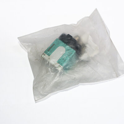 SIEMENS 3RG4138-3CD00 Inductive sensor