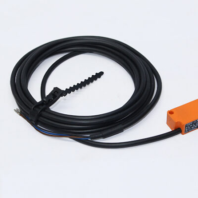 IFM IS5002 Inductive sensor IS-3002-APKG