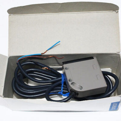 OMRON E3S-CL1 Photoelectric Sensor