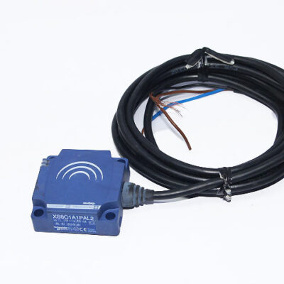 Telemecanique XS8C1A1PAL2 Inductive proximity sensors