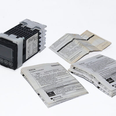 OMRON E5CN-Q2MT-500 Digital Temperature Controller (100 TO 240V)