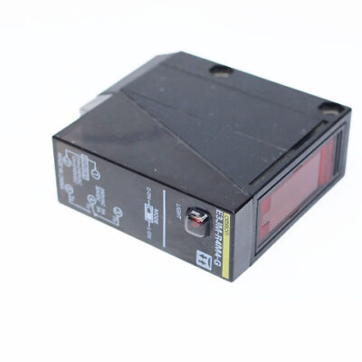 OMRON E3JM-R4M4-G Photoelectric Sensor