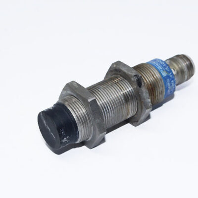 TELEMECANIQUE XS2M18PA371D Inductive Proximity Sensor