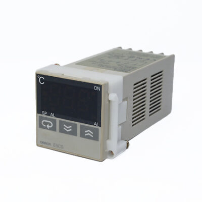 OMRON E5CS-R1PX-521 Temperature Controller