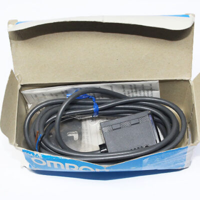 OMRON E3G-L32 Photoelectric Sensor