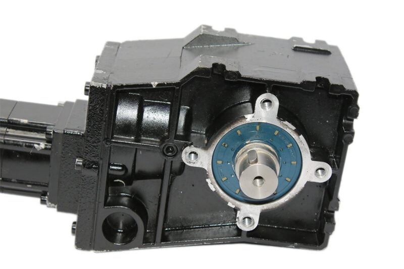 LENZE MCS06I41-RS0B0-Z0C0-ST5S00N-R0SU SERVO MOTOR WITH GEARBOX GKR04-2S HAR 06IC41 - Image 8