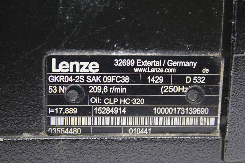 LENZE MCS09F38-RS0P1-Z0D0-ST5S00N-R0SU SERVO MOTOR WITH GEARBOX GKR04-2S SAK09FC38 - Image 3