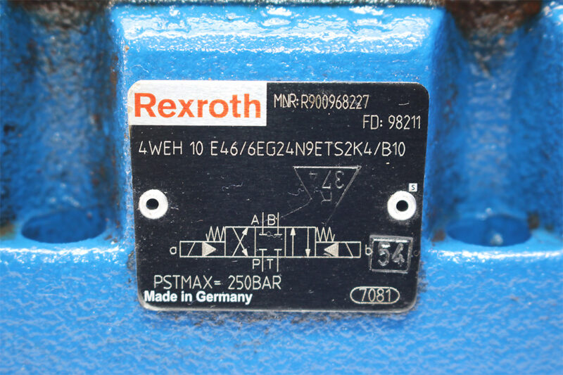 REXROTH R900548271 DIRECTIONAL CONTROL VALVE R900968227