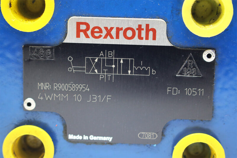 REXROTH R900589954 MANUAL DIRECTIONAL VALVE 4WMM10J31/F