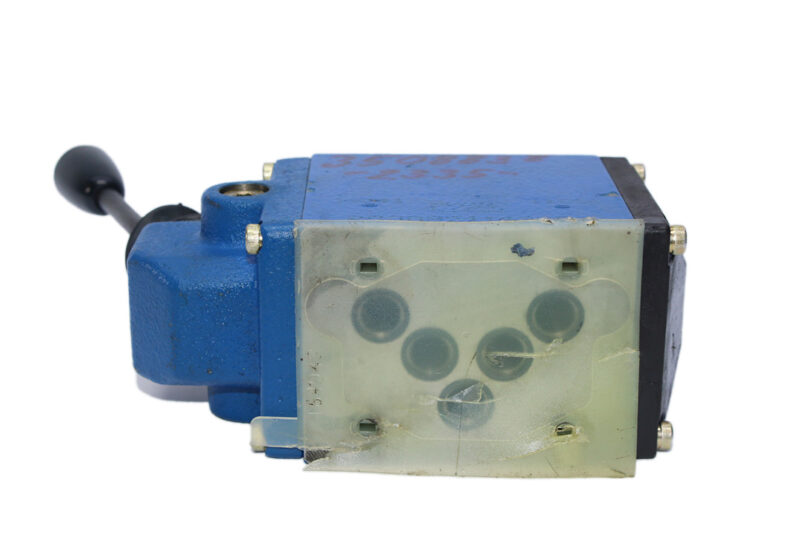 REXROTH R900589954 MANUAL DIRECTIONAL VALVE 4WMM10J31/F