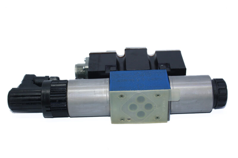 REXROTH R900913359 PROPORTIONAL DIRECTIONAL VALVE 4WREE6W1-32-24/G24K31/A1V