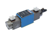 REXROTH R900392344 PROPORTIONAL DIRECTIONAL VALVE 4WRE 10 E64-14/24K4/M