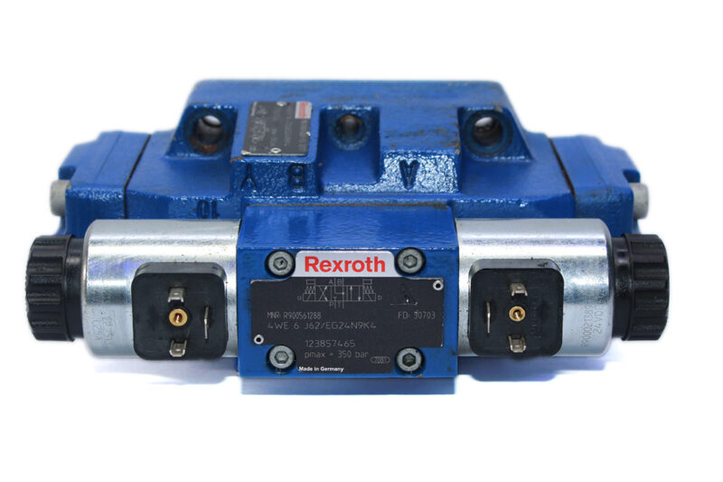 REXROTH R900561288 DIRECTIONAL CONTROL VALVE R900930809