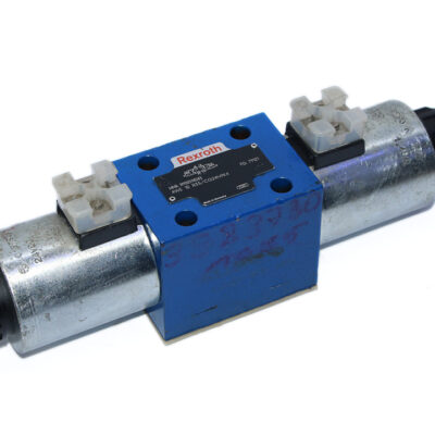 REXROTH R900598583 DIRECTIONAL CONTROL VALVE 4WE 10 R33/CG24N9K4