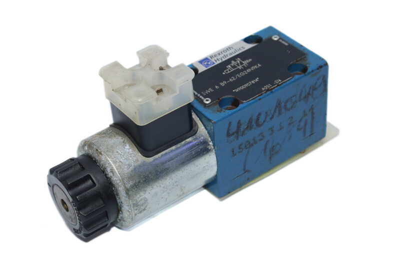 REXROTH R900907814 DIRECT OPERATED DIRECTIONAL CONTROL VALVE 3WE 6 B9-62/EG24N9K4