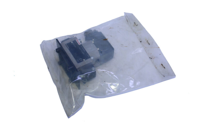 REXROTH R900380085 SERVO DIRECTIONAL VALVE 4WS2EM10-45/10B2ET315Z8BM