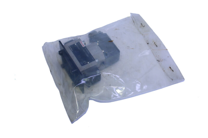 REXROTH R900380085 SERVO DIRECTIONAL VALVE 4WS2EM10-45/10B2ET315Z8BM