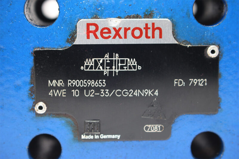 REXROTH R900598653 DIRECTIONAL CONTROL VALVE 4WE 10 U2-33/CG24N9K4