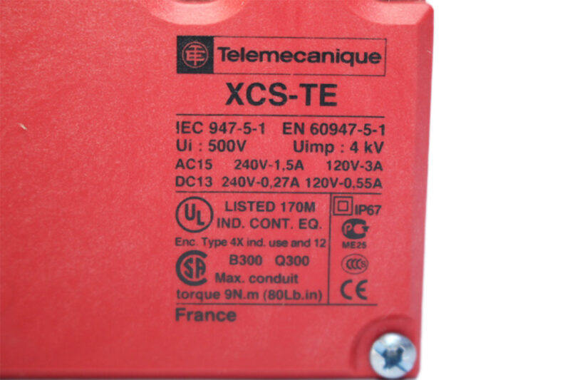 TELEMECANIQUE XCSTE7511 SAFETY SWITCH