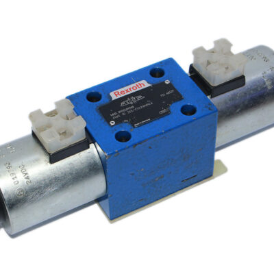REXROTH R900589988 DIRECTIONAL CONTROL VALVE 4WE 10 J33/CG24N9K4