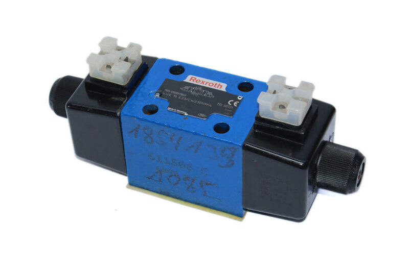 REXROTH R900911869 DIRECTIONAL CONTROL VALVE 4WE 10 E33/CW230N9K4