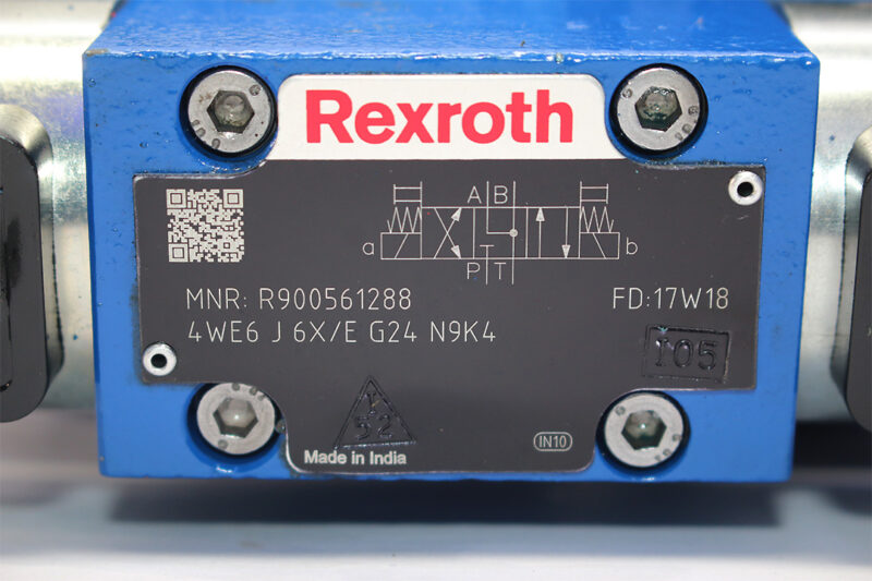 REXROTH R900561288 DIRECTIONAL CONTROL VALVE R901145401