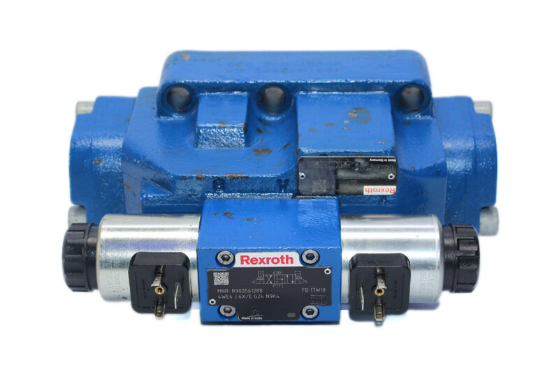 REXROTH R900561288 DIRECTIONAL CONTROL VALVE R901145401