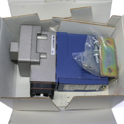 TELEMECANIQUE XML B002A2C11 PRESSURE SWITCH 2.5 bar