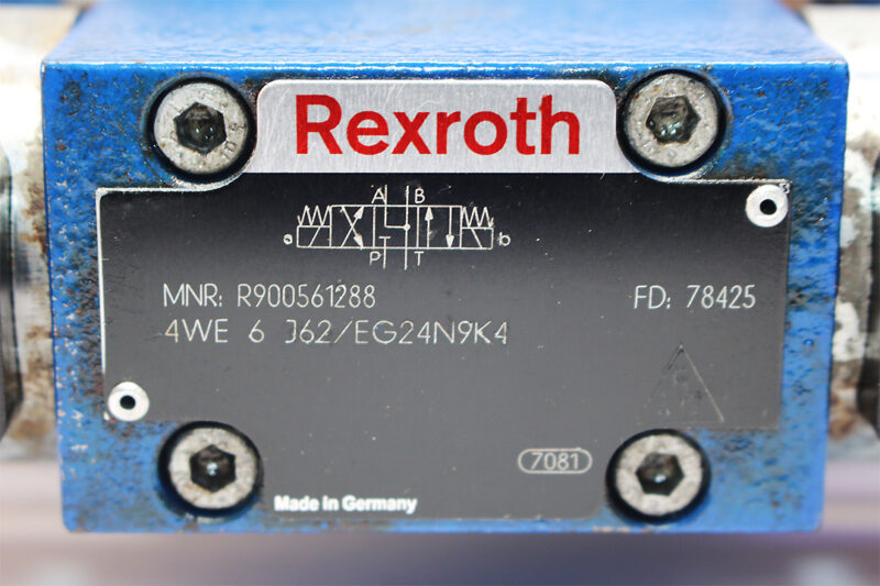 REXROTH R900561288 DIRECTIONAL CONTROL VALVE R900923972