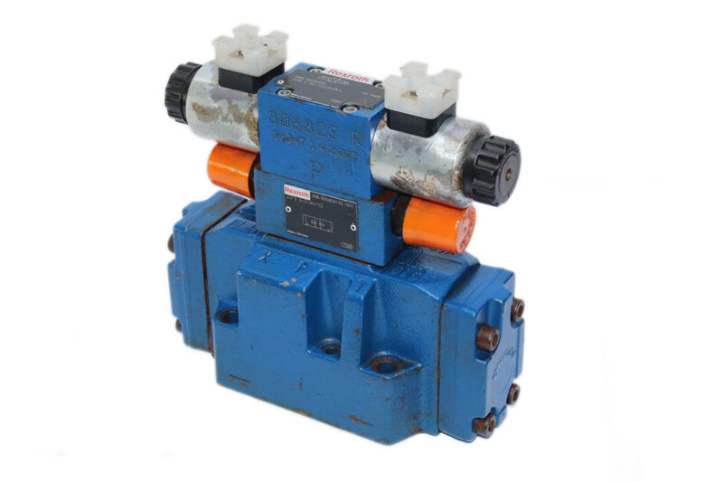 REXROTH R900561288 DIRECTIONAL CONTROL VALVE R900923972