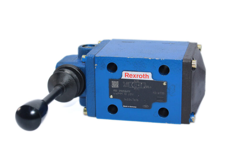 REXROTH R900586919 MANUAL DIRECTIONAL VALVE 4WMM10J31/