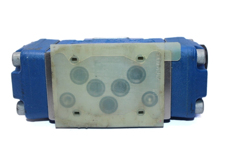 REXROTH R900952630 DIRECTIONAL CONTROL VALVE R900548271