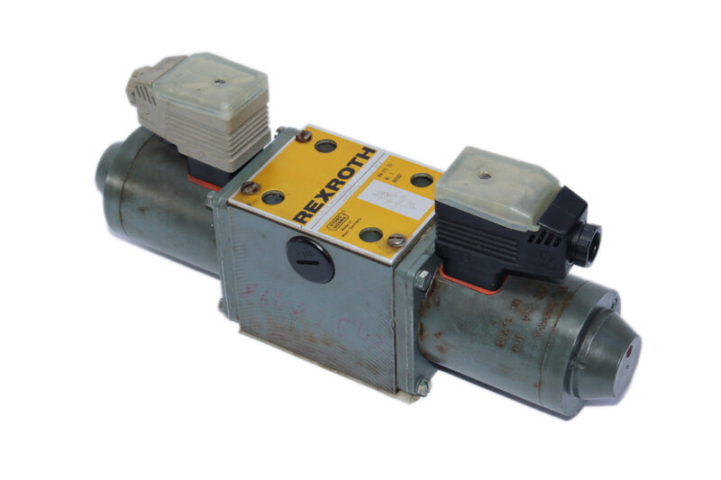 REXROTH 4WE 10 R11/LG24NZ5L DIRECTIONAL CONTROL VALVE