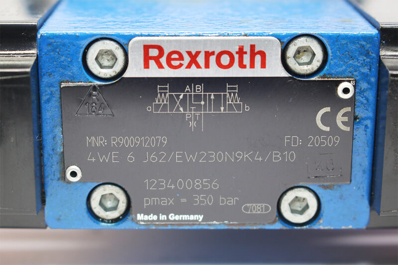 REXROTH R900921079 DIRECTIONAL CONTROL VALVE R900971880