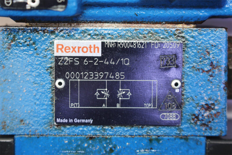 REXROTH R900921079 DIRECTIONAL CONTROL VALVE R900971880