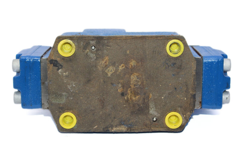 REXROTH R900921079 DIRECTIONAL CONTROL VALVE R900971880