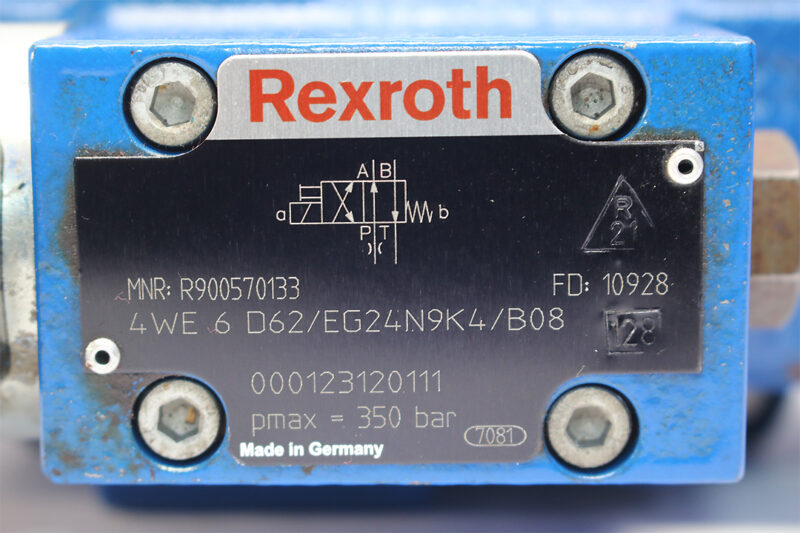 REXROTH R900928088 DIRECTIONAL CONTROL VALVE R900570133