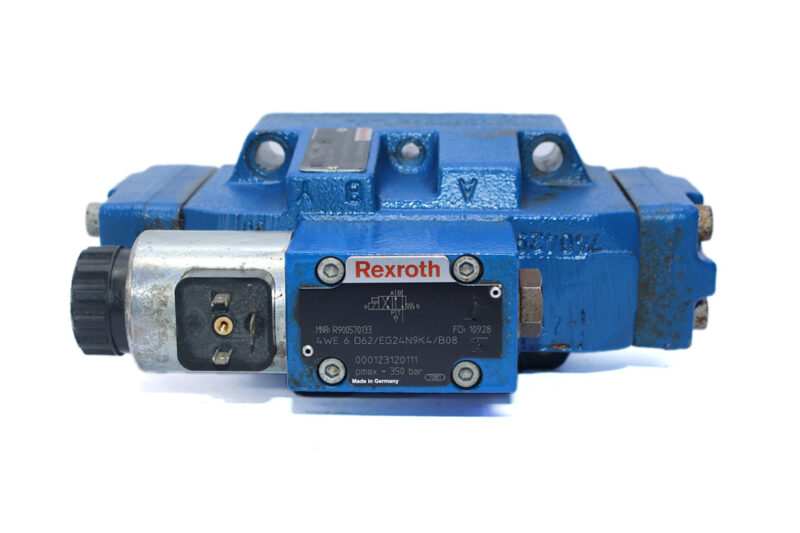 REXROTH R900928088 DIRECTIONAL CONTROL VALVE R900570133