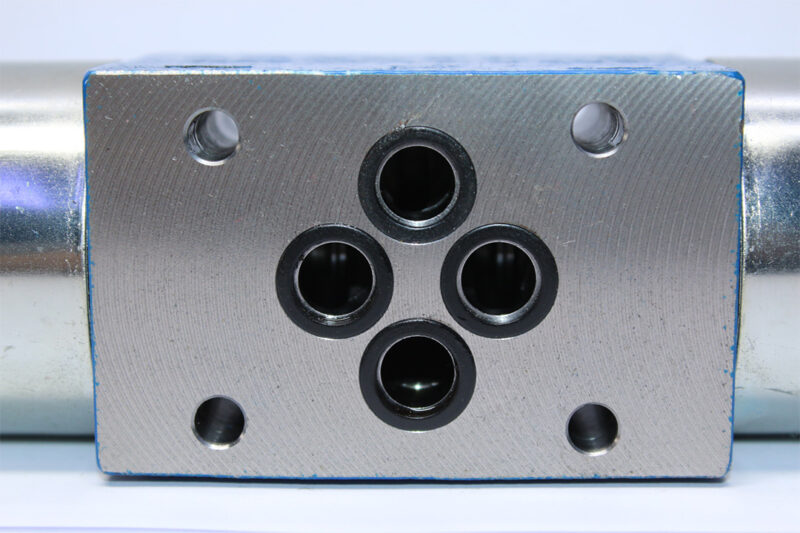 REXROTH R900567512 DIRECTIONAL CONTROL VALVE 4WE 6 D62/OFEG24N9K4 - Image 6