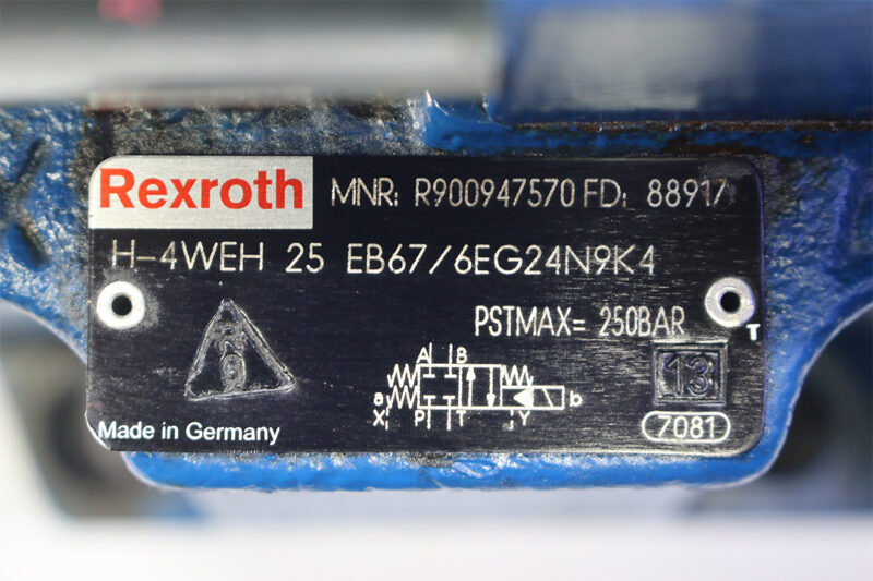 REXROTH R900947570 DIRECTIONAL CONTROL VALVE R900561291