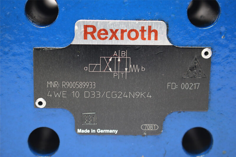 REXROTH R900589933 DIRECTIONAL CONTROL VALVE 4WE10D33/CG24N9K4