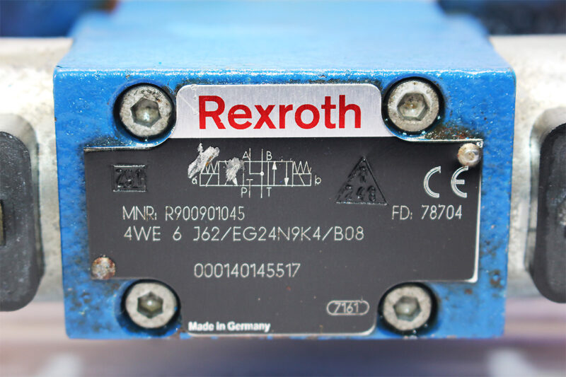 REXROTH R900901045 DIRECTIONAL CONTROL VALVE R900925367