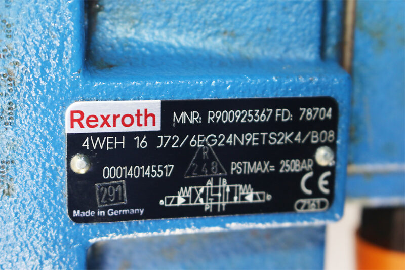 REXROTH R900901045 DIRECTIONAL CONTROL VALVE R900925367