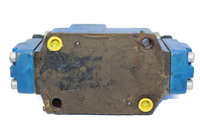 REXROTH R900901045 DIRECTIONAL CONTROL VALVE R900925367