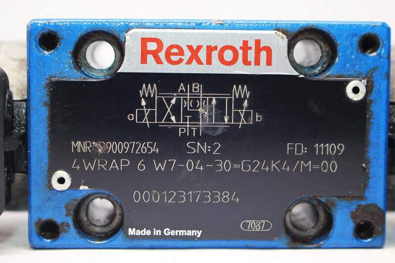 REXROTH R900972654 PROPORTIONAL DIRECTIONAL VALVE 4WRAP 6 W7-04-30=G24K4/M=00