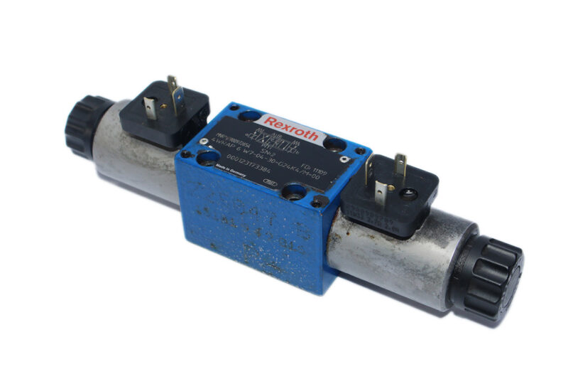 REXROTH R900972654 PROPORTIONAL DIRECTIONAL VALVE 4WRAP 6 W7-04-30=G24K4/M=00