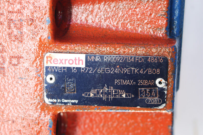 REXROTH R900927134 PILOT OPERATED DIRECTIONAL VALVE 4WEH16R72/6EG24N9ETK4/B08