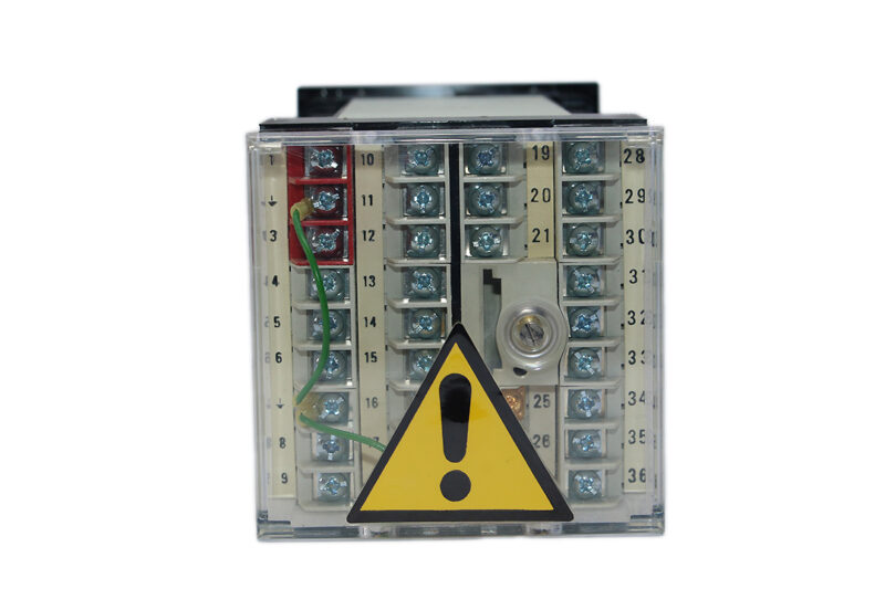 EUROTHERM 818S PROGRAMMABLE CONTROLLER 818S/RTD/R4MA20/NONE/NONE/NONE/NONE/NONE/SN/70/0/200/C/NO/NO/D/N/S/N////