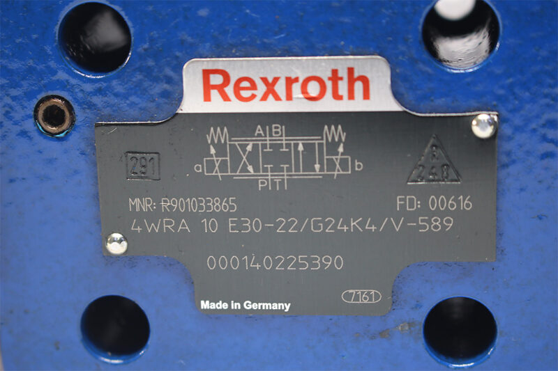 REXROTH R901033865 PROPORTIONAL DIRECTIONAL VALVE 4WRA 10 E30-22/G24K4/V-589